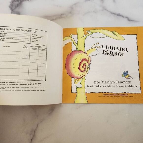 Cuidado Pajaro Spanish children's book Be Careful bird animal story - Picture 2 of 5